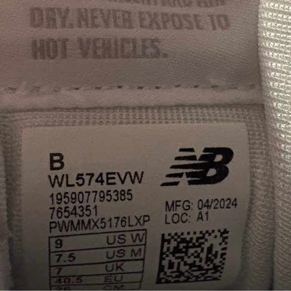 New Balance Classic 574 Trainers/Running/Sneaker Shoe White/Tan Women 9/Men 7.5 - Picture 8 of 12